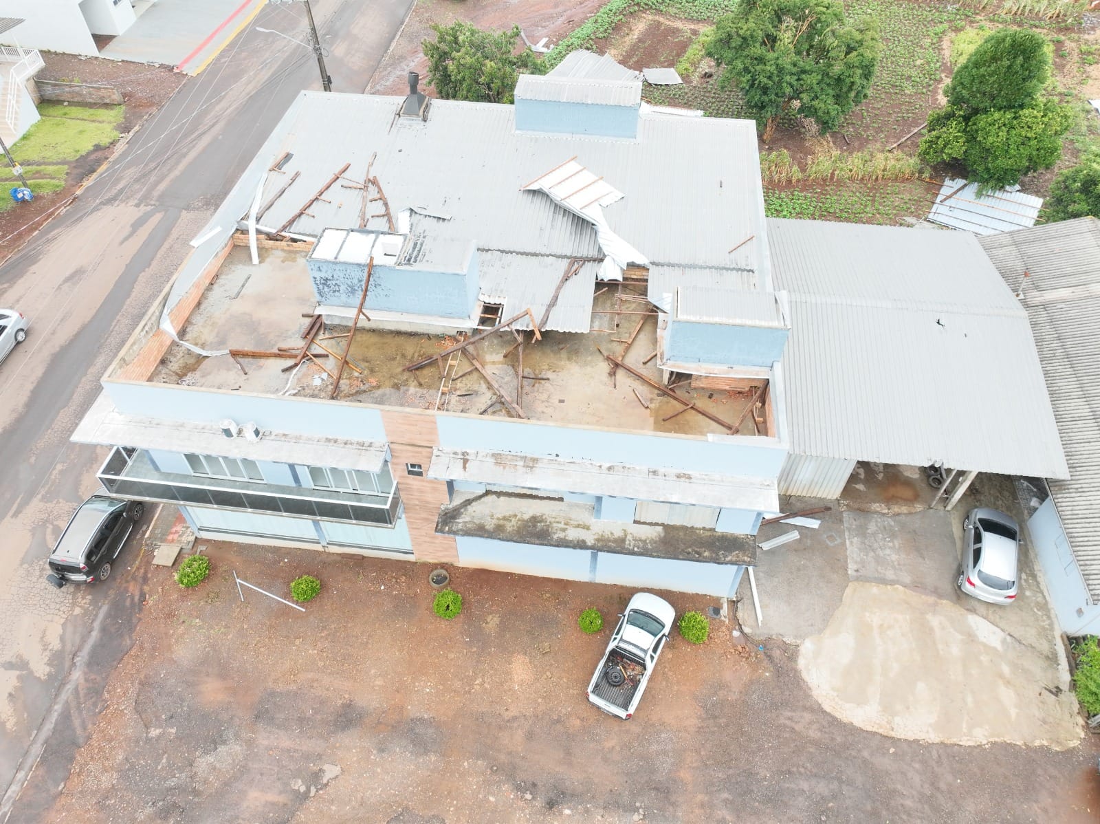 Temporal atinge Faxinal dos Guedes e deixa família desalojada