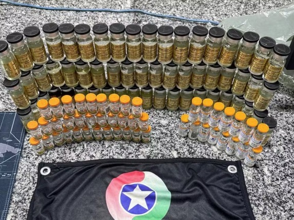 Passageiro é preso com anabolizantes e medicamentos escondidos em poltrona de ônibus no Oeste de SC