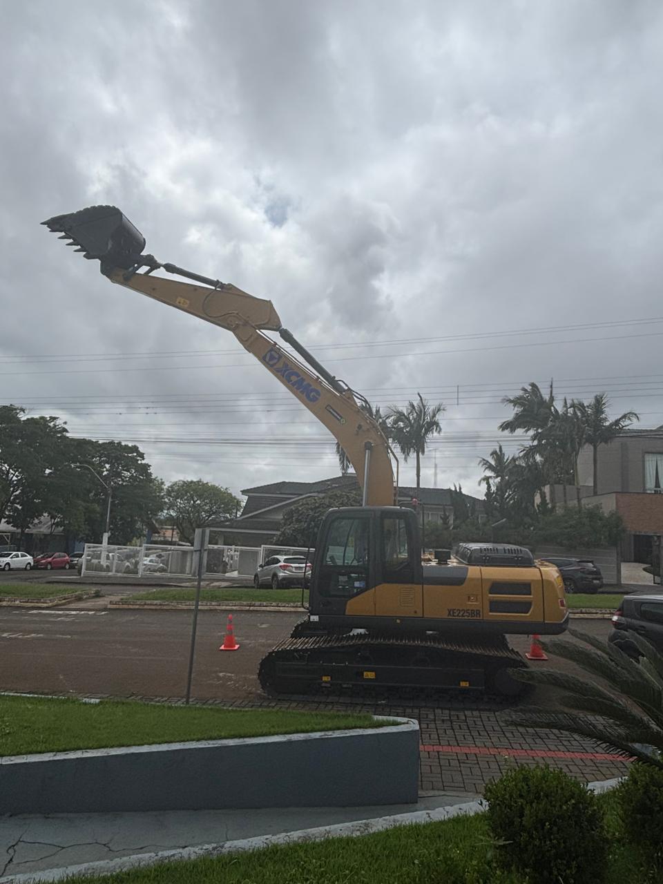 Nova Erechim adquire nova escavadeira hidráulica para fortalecer serviços de infraestrutura
