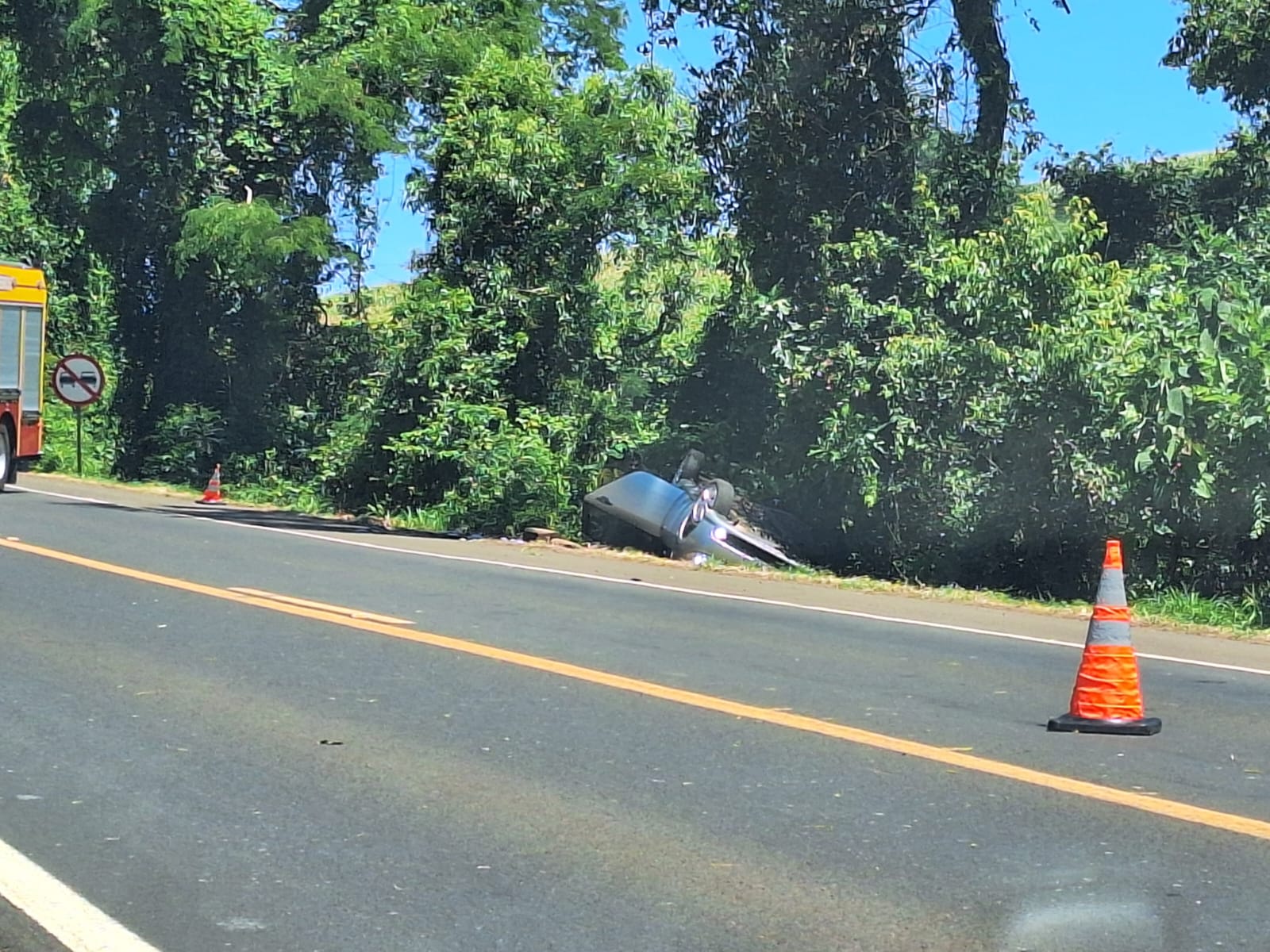 Capotamento deixa três crianças feridas entre Chapecó e Nova Itaberaba