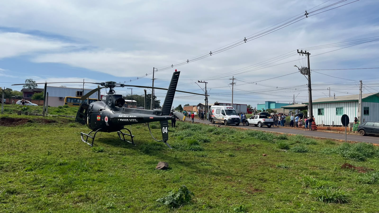 Adolescente atropelada e homem com suspeita de AVC são atendidos pelo SAER/FRON