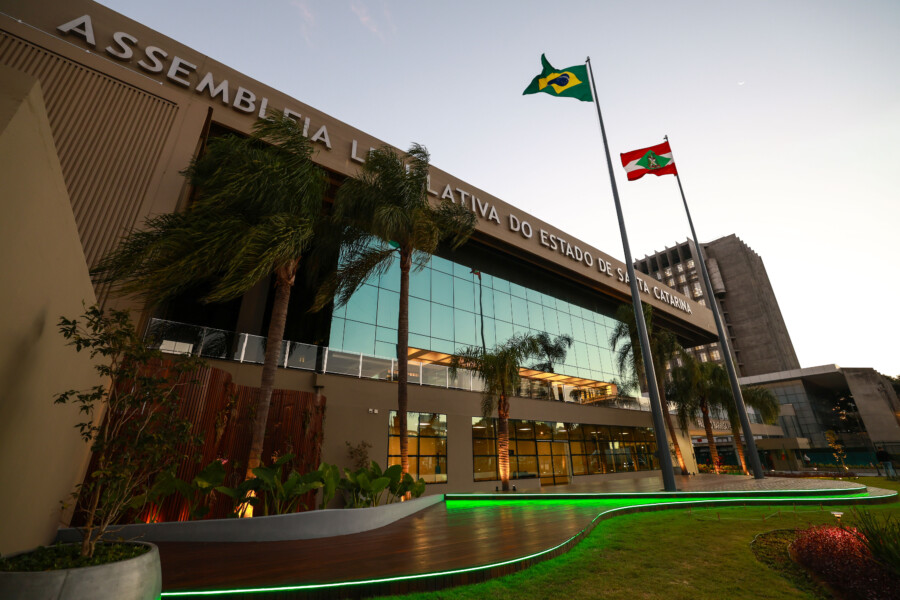 Sessões da Assembleia de SC entram em pausa por causa das eleições
