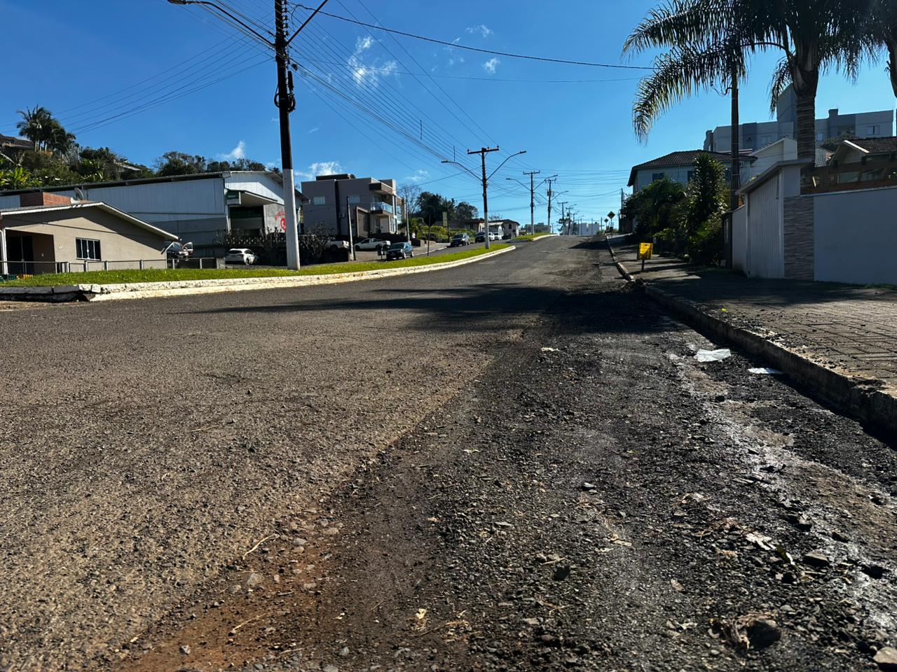 Após transtornos causados por obras, ruas de Nova Erechim receberão asfalto