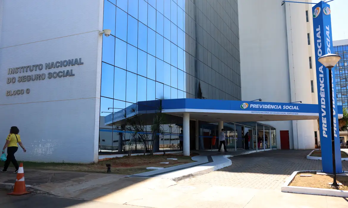 Aposentados têm até dia 21 para aderir ao plano de devolução (Foto: José Cruz/Agência Brasil)