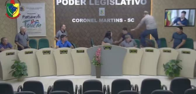 Briga na Câmara de Vereadores de Coronel Martins  (Foto: Divulgação)