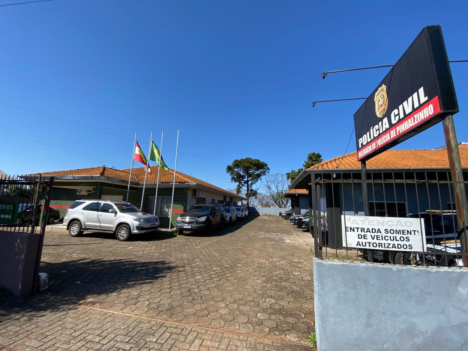 Homem é preso após série de furtos, invasões e agressões em Pinhalzinho
