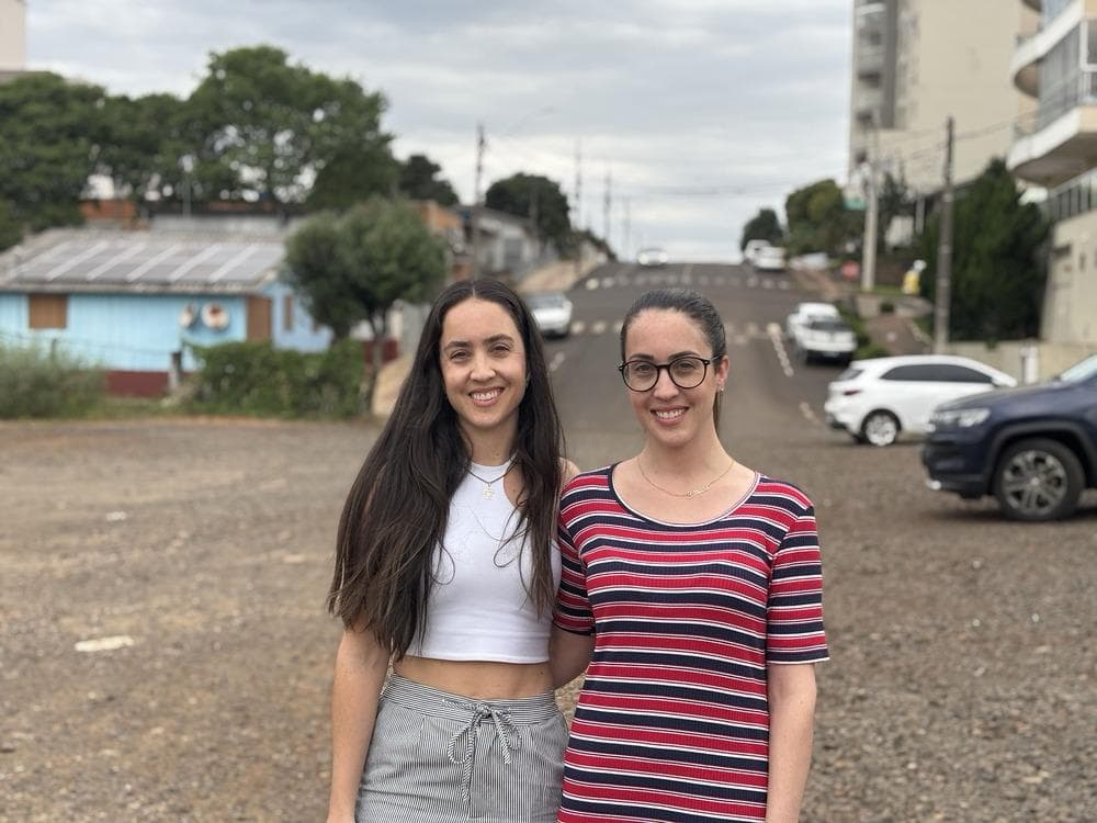 Gêmeas têm trajetórias idênticas além de coincidência especial