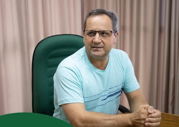 Vice-prefeito Neuro Ozelame assume executivo de Pinhalzinho (Foto: Divulgação )
