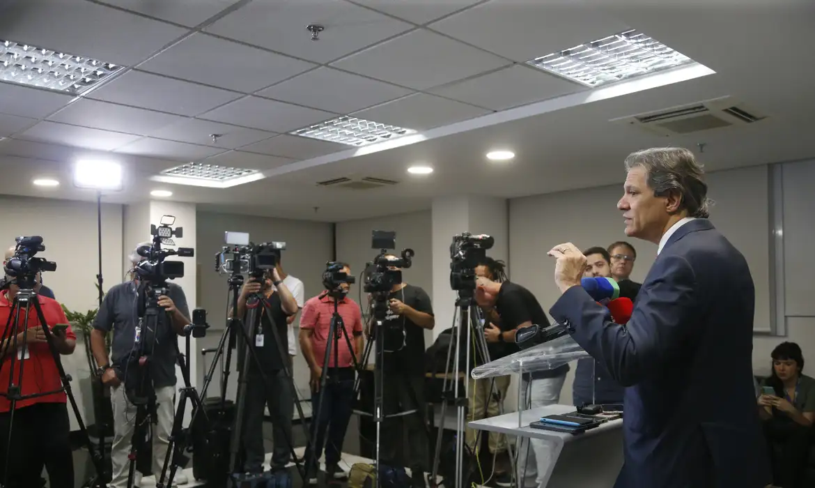 "Estamos em um ponto de partida mais favorável do que se imaginava, mas longe do ponto de chegada", diz Haddad