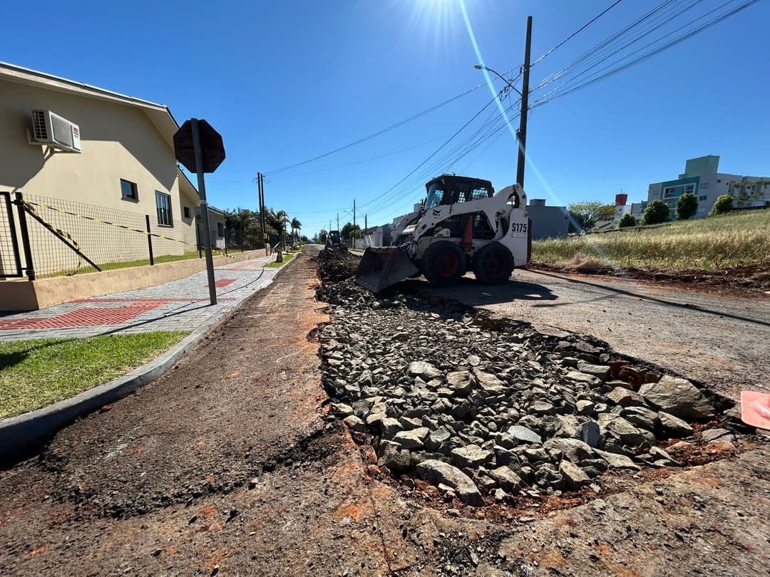 Prefeitura realiza obras de drenagem na Rua João Utzig em Pinhalzinho