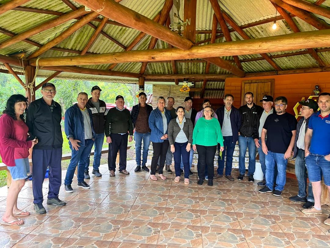 Missão técnica em Itapiranga reforça projeto de casa de envase para apicultores de Nova Itaberaba
