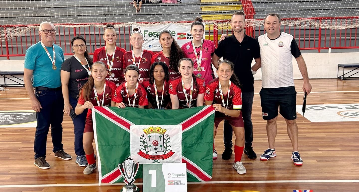 Futsal feminino conquistou o primeiro lugar na Olesc (Foto: Divulgação)
