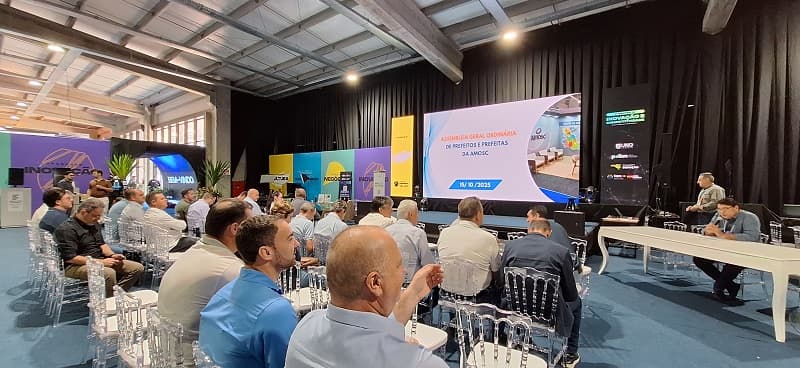 Prefeitos da AMOSC realizam Assembleia Ordinária durante a EFAPI 2025