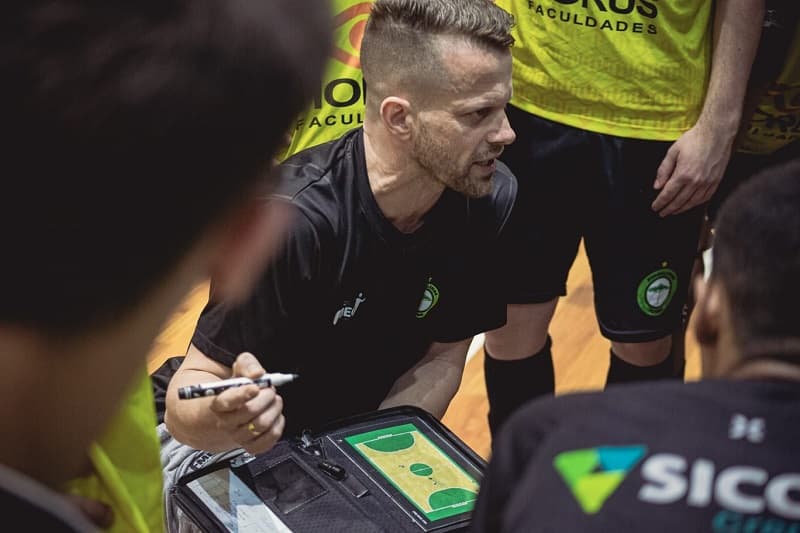 Fazendo o plano, o torcedor poderá acompanhar todas as partidas do time em casa gratuitamente  (Foto: Renan Ribeiro )