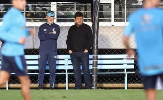 Alberto Guerra assegura permanência de Mano Menezes no comando do Grêmio