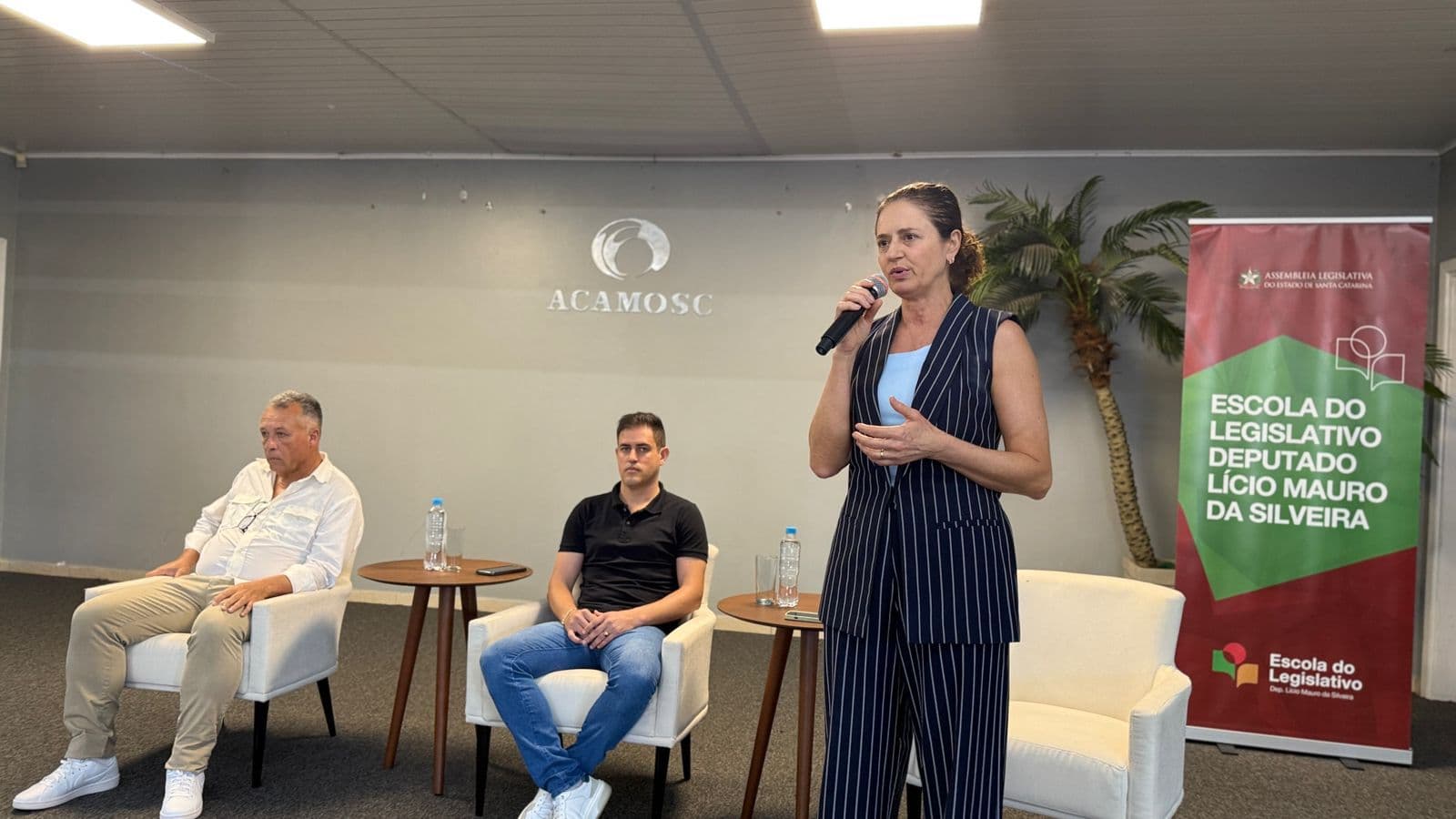 Acamosc promoveu seminário sobre Comunicação Política do Legislativo em Ação