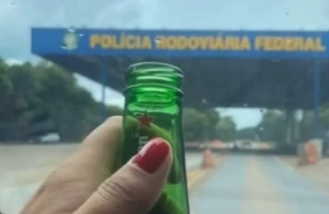 Mulher foi autuada (Foto: PRF)