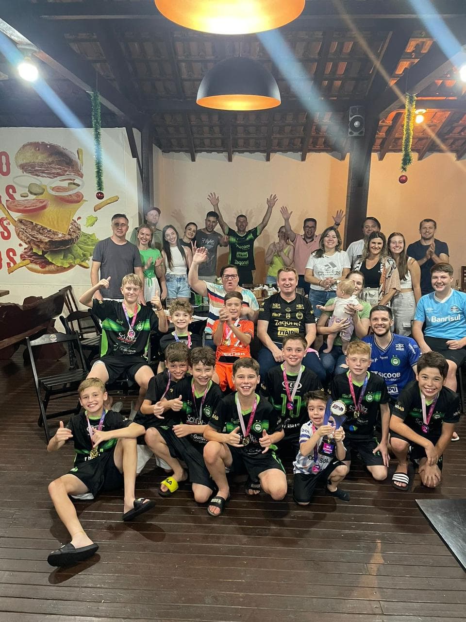 Sub 12 de Pinhalzinho foi uma das equipes campeãs (Foto: Divulgação)