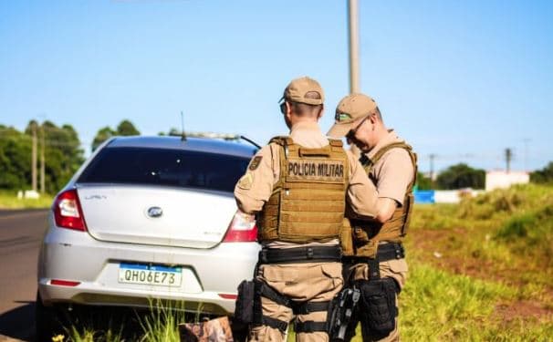 Polícia Militar conversou com a dona do estabelecimento (Foto: Cristian Losch)
