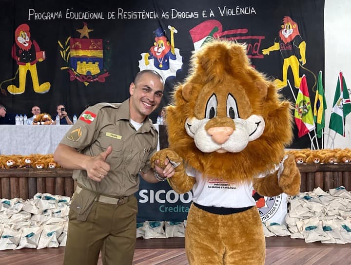 Formatura aconteceu em Pinhalzinho (Foto: Renan Ribeiro)
