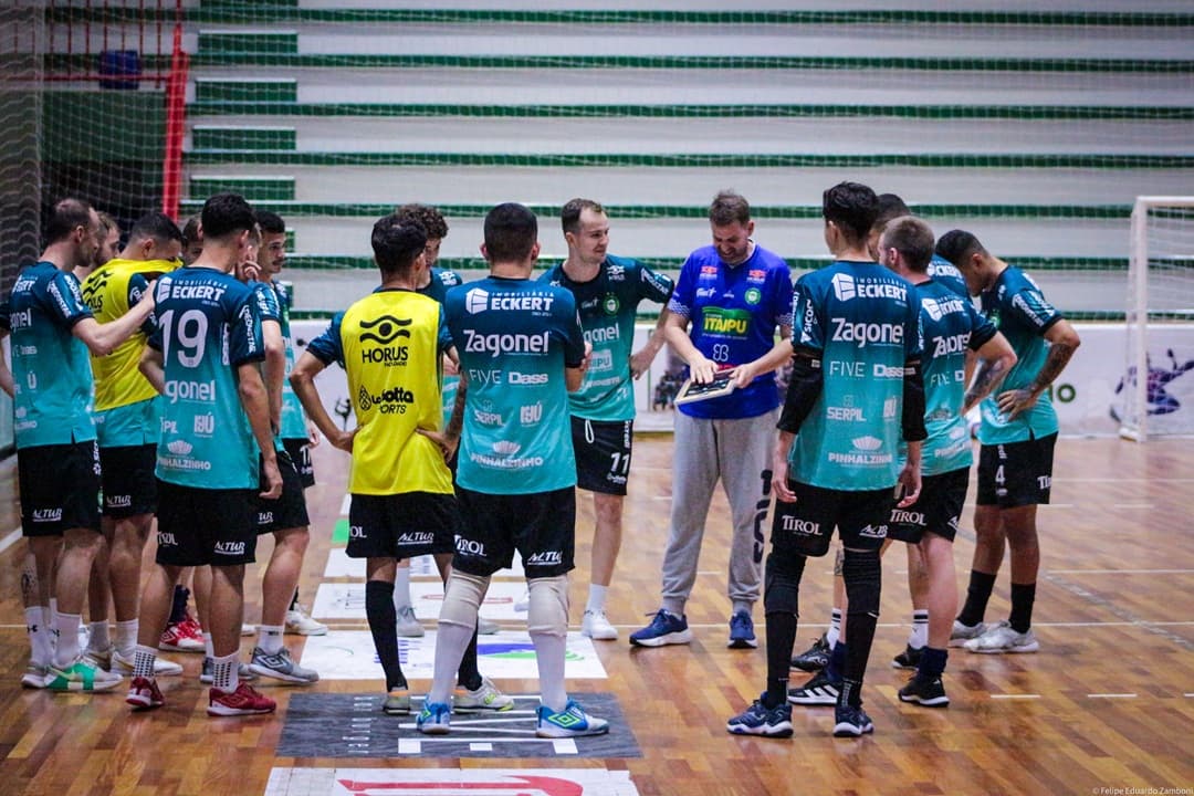 Time teve quase 20 dias de preparação para este jogo (Foto: Felipe Eduardo Zamboni)