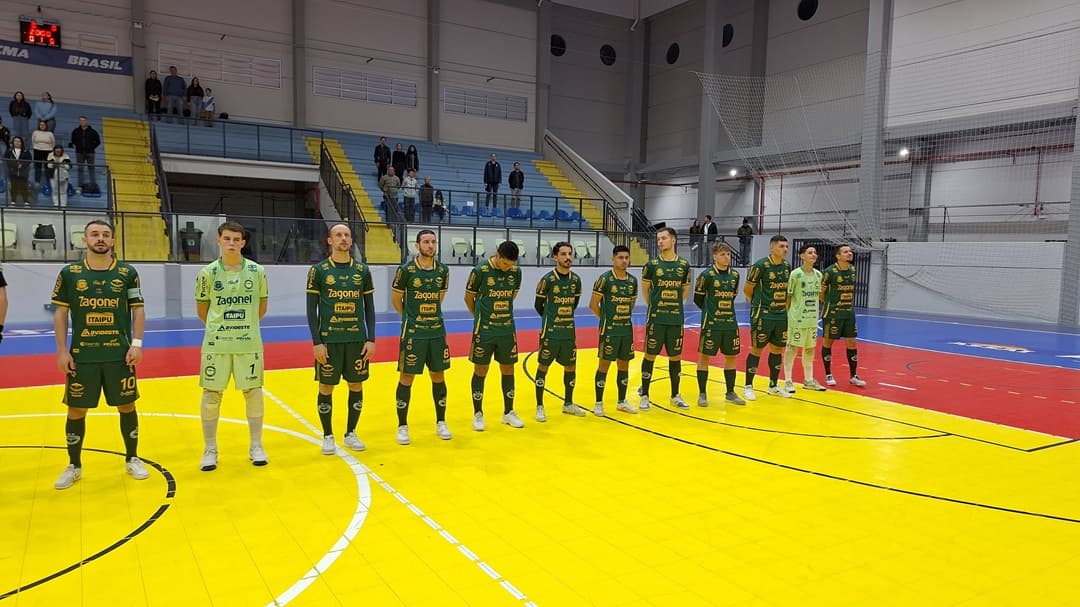 Time de Pinhalzinho foi superado fora de casa (Foto: Divulgação)