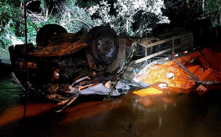 Família inteira morre em gravíssimo acidente no Oeste