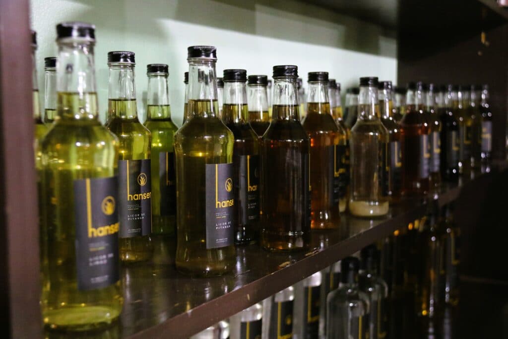 Cachaça  produzida em Saudades  (Foto: Ascom)