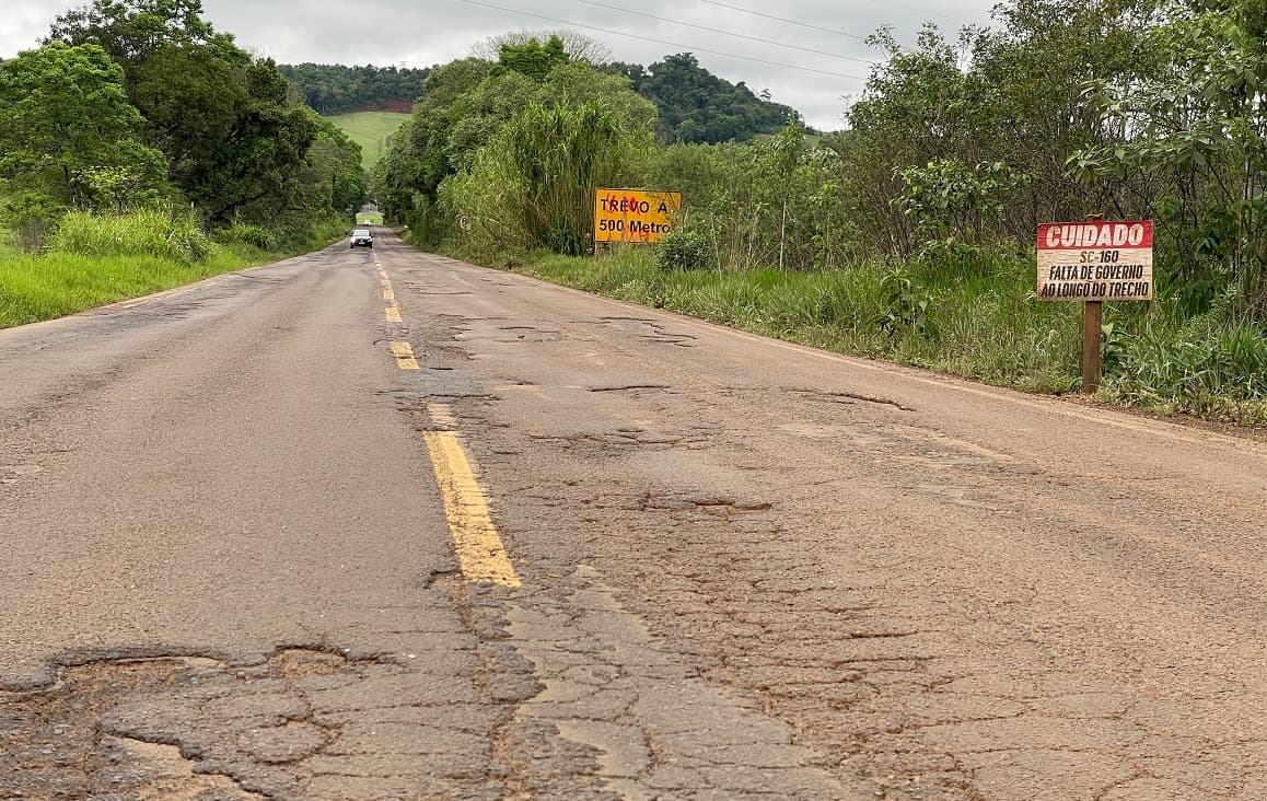 Buraco na SC-160 em Modelo, rende indenização a motorista