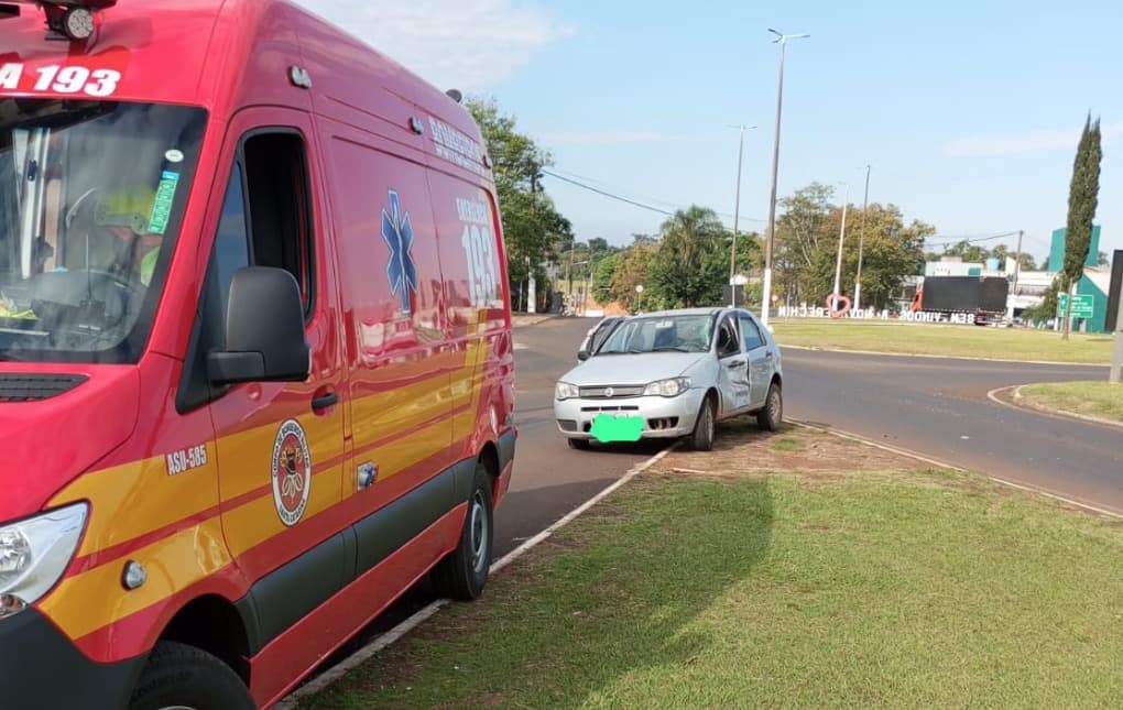 Acidente entre caminhão e carro no trevo de Nova Erechim mobiliza bombeiros 