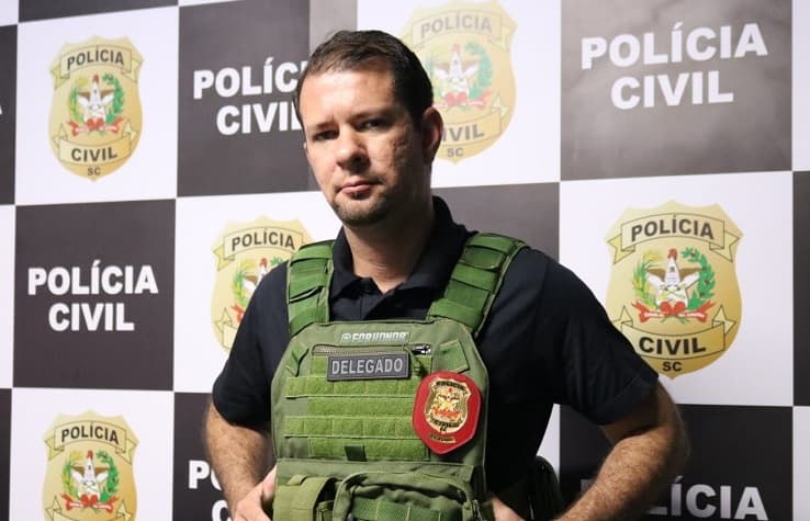 Delegado Lucas Almeida, montou esquema de segurança em Pinhalzinho (Foto: Henrique Paulo Koch)
