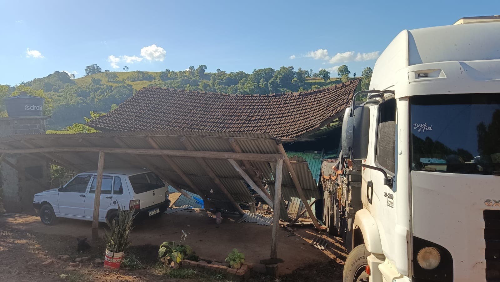 Família de Modelo recebe “visita” inesperada