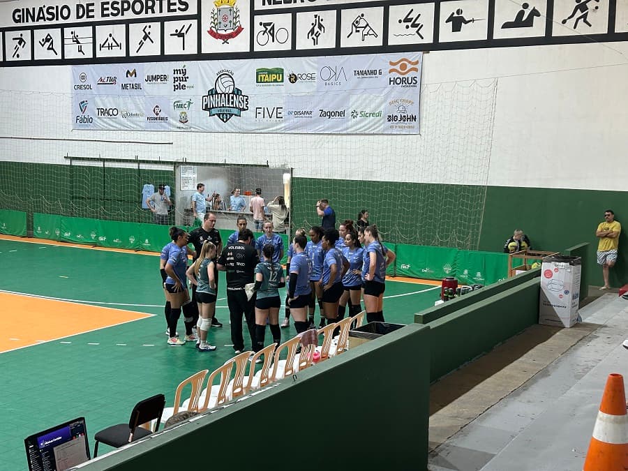Pinhalense Voleibol conquistou sua segunda vitória em três jogos em casa (Foto: Ivan De Paula)