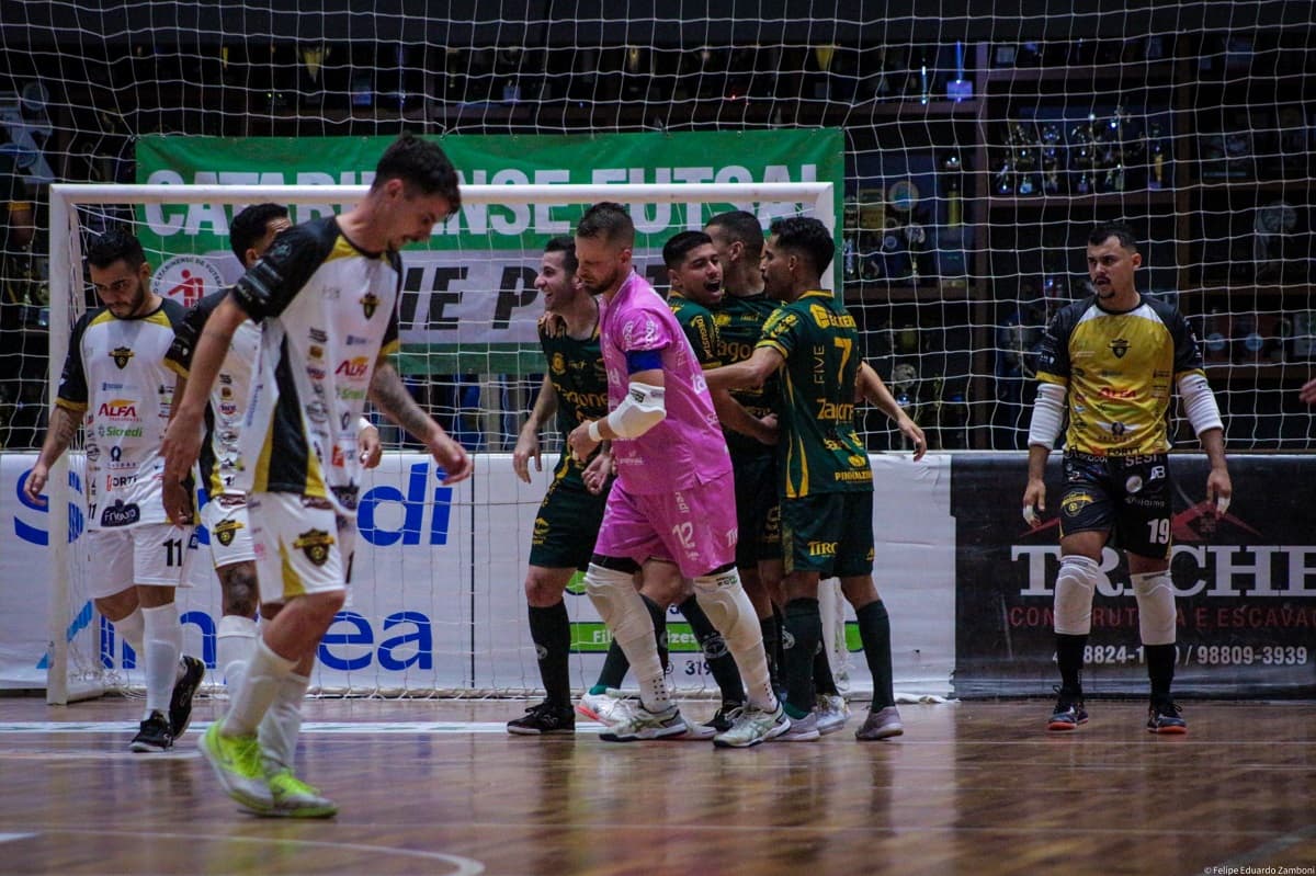 Pinhalense Zagonel empata em jogão na estreia de campeonato