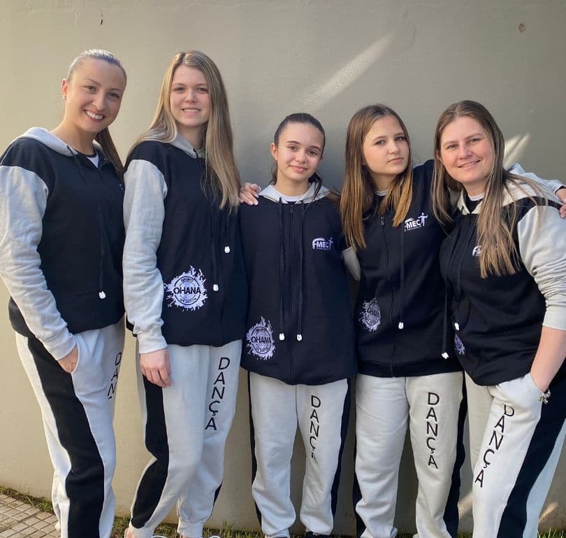 Professoras e alunas irão representar Pinhalzinho no o “Festival de Dança de Joinville” (Foto: Divulgação)