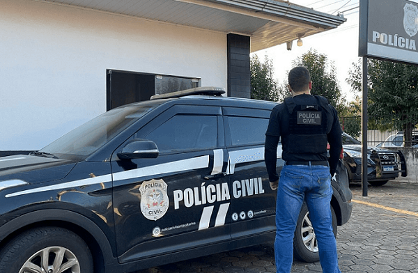 Policiais realizaram a detenção (Foto: Divulgação)