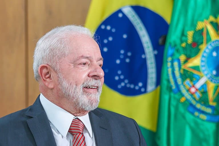 Lula diz que povo precisa passar por um "processo educacional"