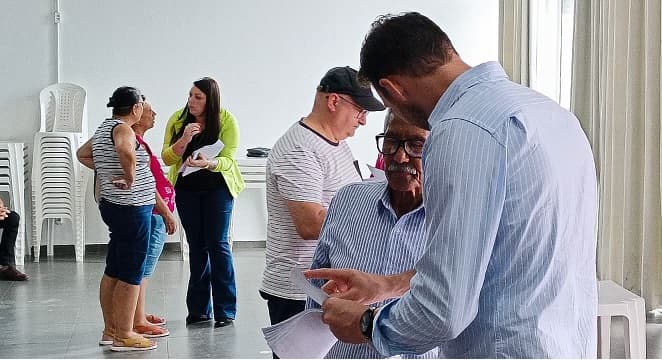 Autorizações para os procedimentos foram entregues nesta quarta (3) (Foto: ASCOM Pinhalzinho)