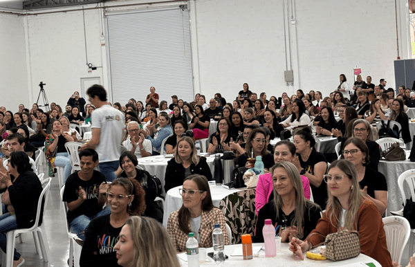 Profissionais se reuniram em Pinhalzinho (Foto: Henrique Paulo Koch)