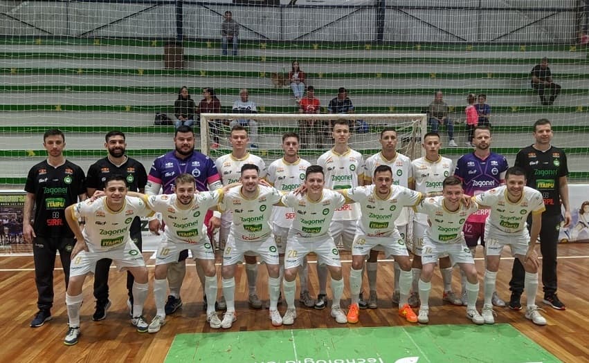 Vitória de goleada da Pinhalense garantiu a confiança para o próximo jogo