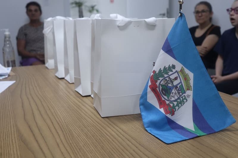 Saúde de Águas Frias realiza nova entrega de óculos á pacientes 