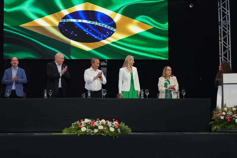 Diretoras das escolas Marcolino e Vendelino são empossadas por Jorginho Mello 
