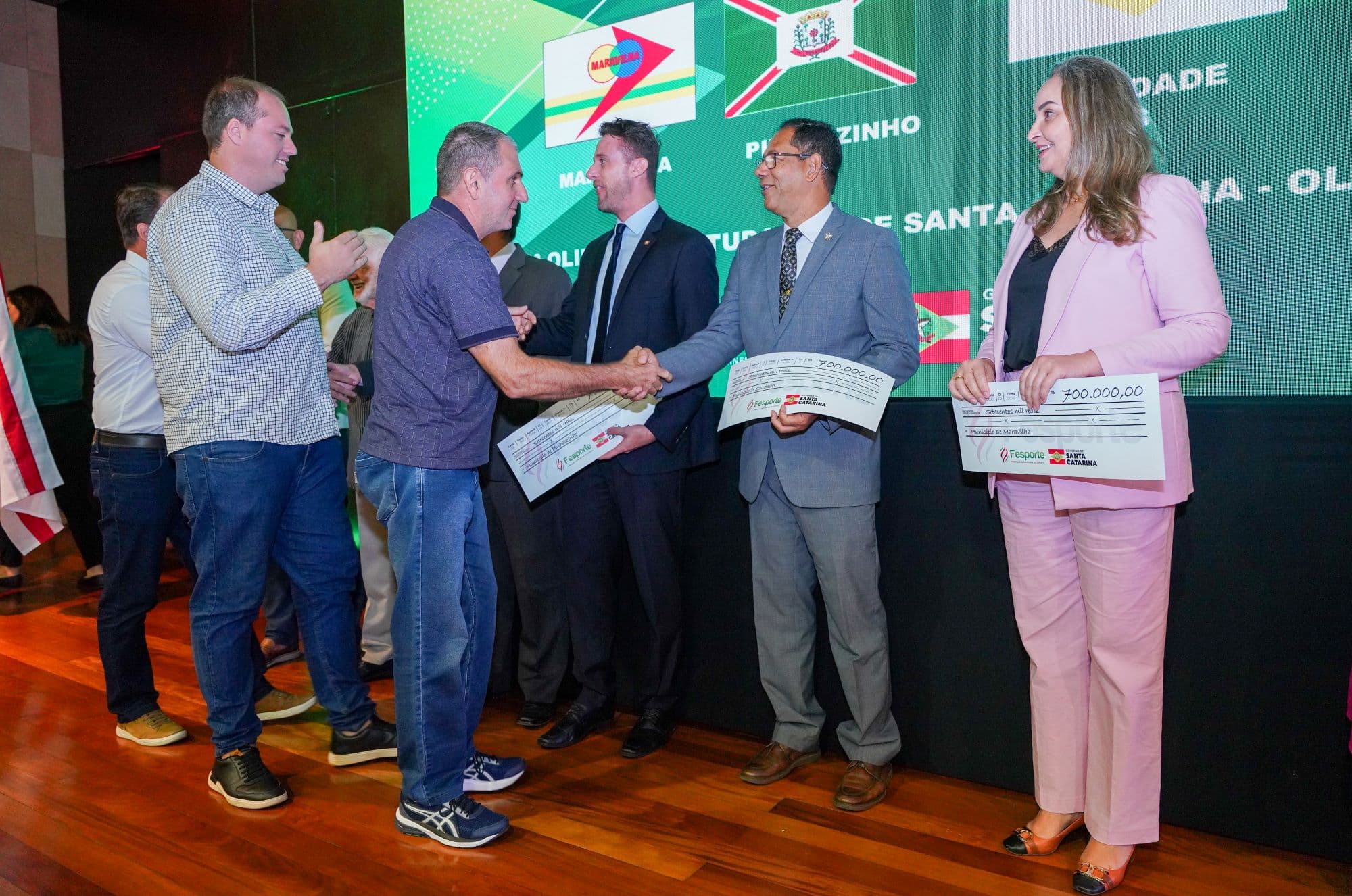 Pinhalzinho recebe investimentos do estado na área esportiva