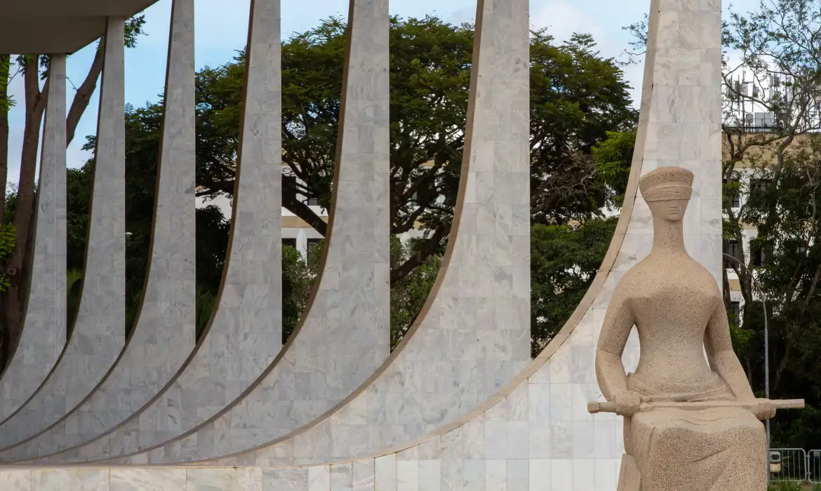 STF marca para dezembro julgamento de seis réus do segundo núcleo da trama golpista