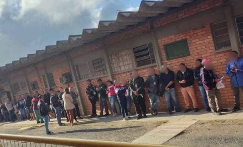 Fabricante de móveis catarinense dispensa quase 400 funcionários