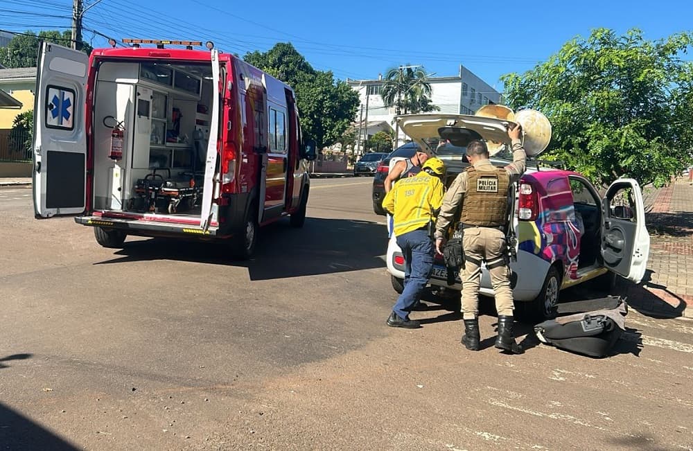 Momento em que forças de segurança atuavam no acidente (Foto: Gilmar Bortese)