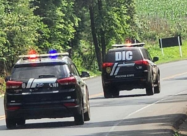 Suspeito de furtos e foragida são presos no Oeste