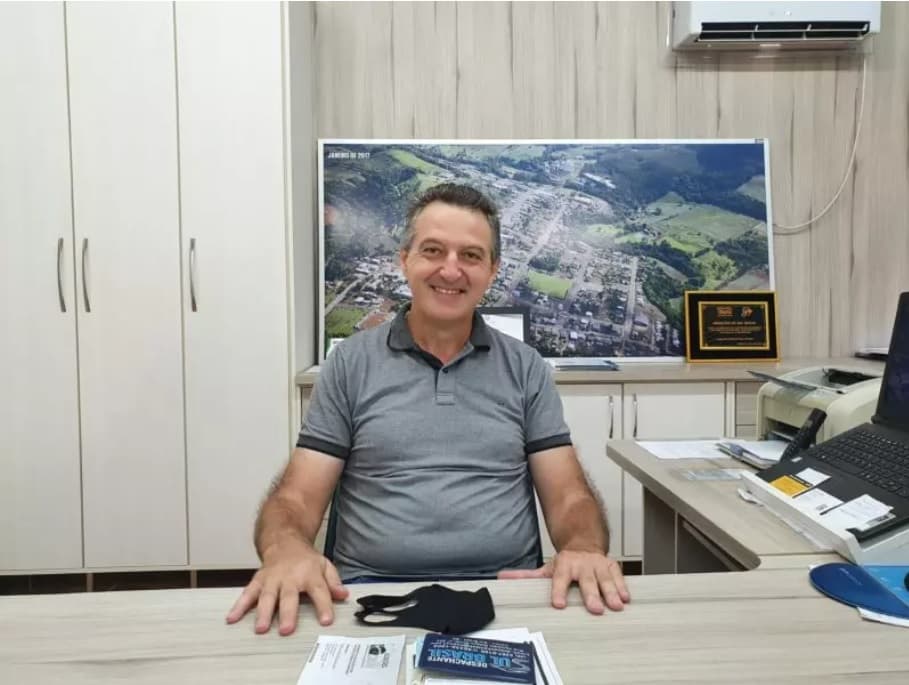 Prefeito de Sul Brasil, Maurílio Ostroski comenta sobre obras no município  (Foto: Reprodução )