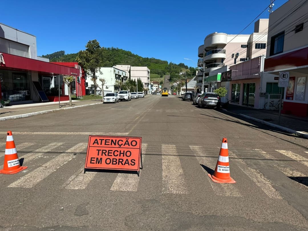Rua do Comércio de Modelo será totalmente fechada neste final de semana para obras de pavimentação