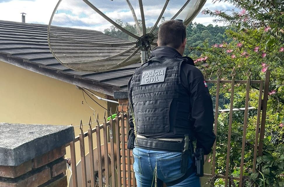 Menores de idade - Suspeitos passam o ‘rodo’ em comércios
